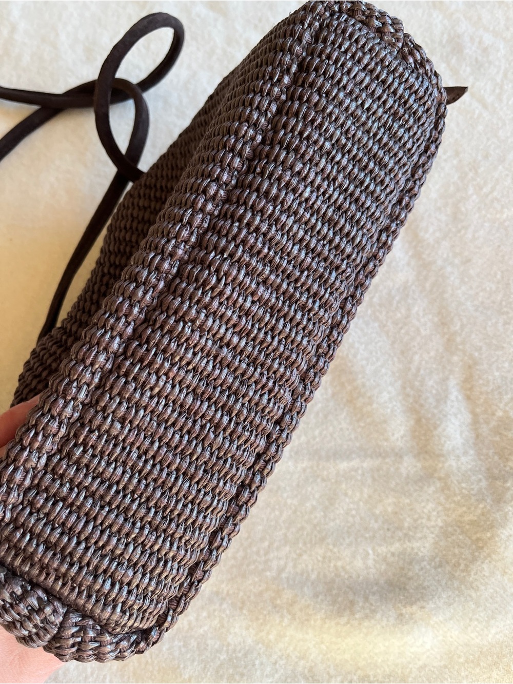 mini cloud clutch - Raffia - Picture 5 of 5